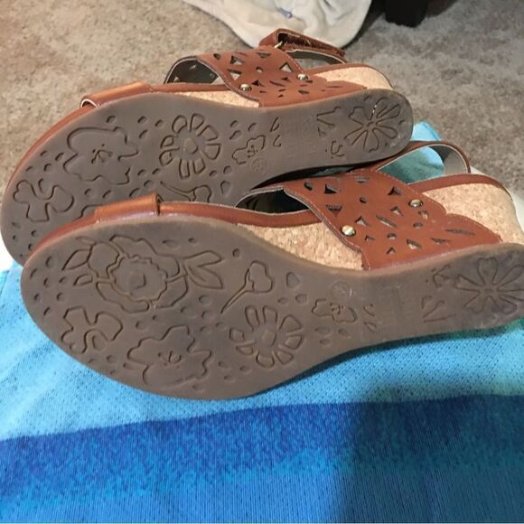 Cut Out Super Comfy Wedge sandals - Picture 5 of 6